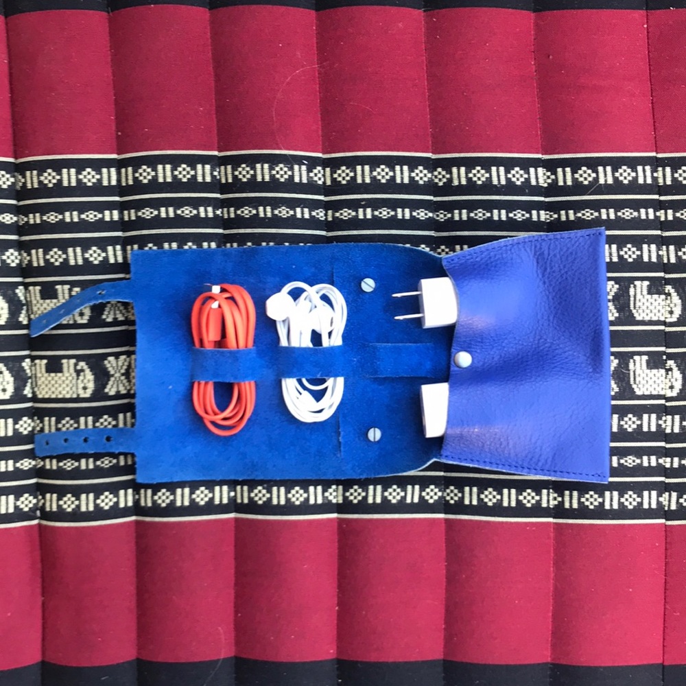 ‘This Is Ground’ Leather Multi Cord Organiser - Picture 12 of 14